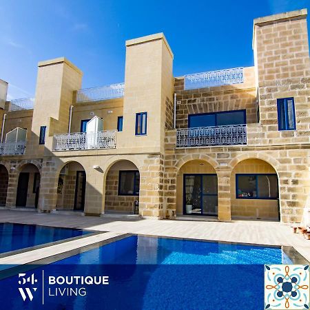 Bed and Breakfast Fiftyfour West Boutique Living Għarb Exterior foto