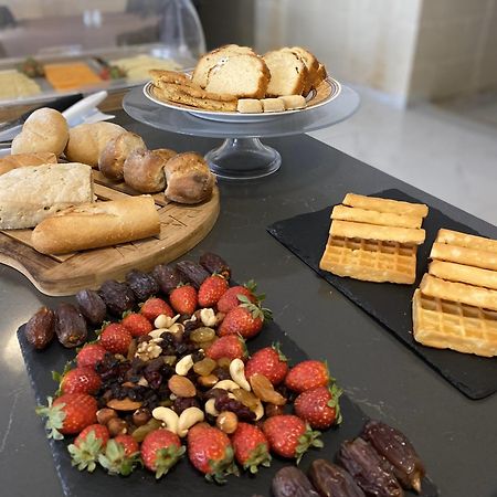 Bed and Breakfast Fiftyfour West Boutique Living Għarb Exterior foto