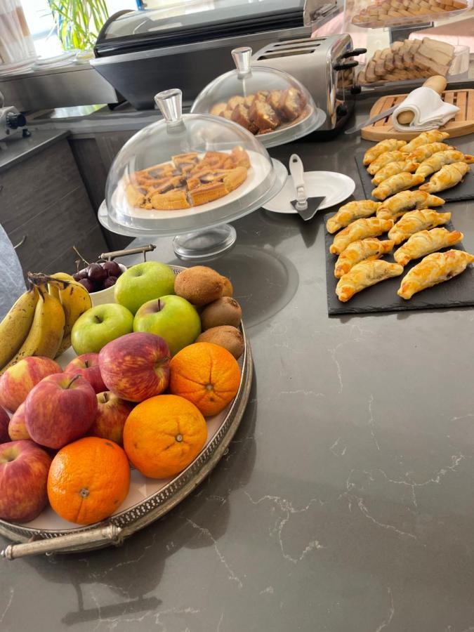 Bed and Breakfast Fiftyfour West Boutique Living Għarb Exterior foto