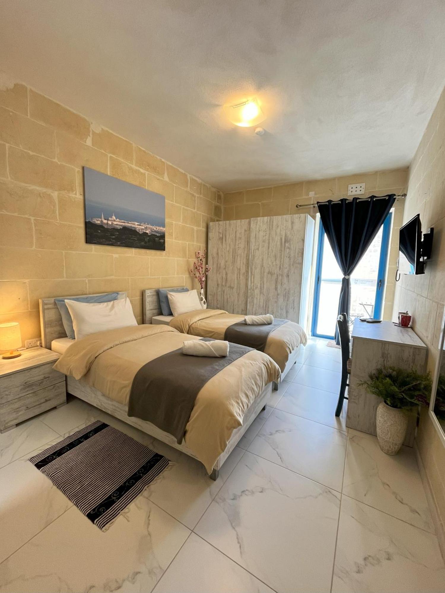 Bed and Breakfast Fiftyfour West Boutique Living Għarb Exterior foto